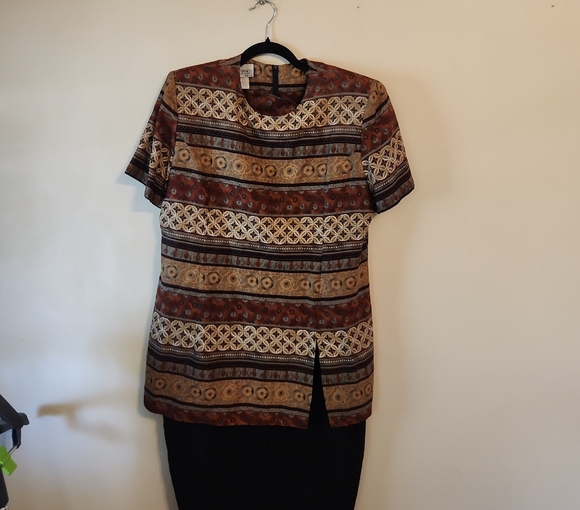 Elegant Brown Patterned Short Sleeve Dress - Picture 1 of 4
